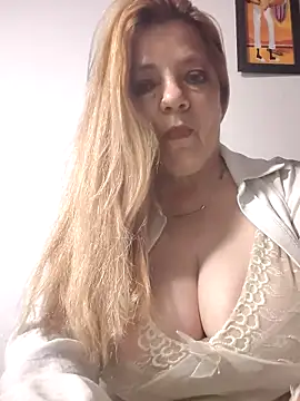 karlaanqui1 online show from 04/29/26, 09:35