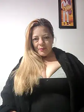 Snapshot of karlaanqui1 chatting on 05/20/26, 10:43 karlaanqui1 online show from 05/20/26, 10:43
