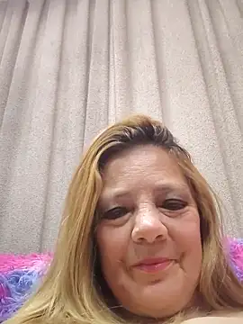 Snapshot of karlaanqui1 chatting on 06/08/26, 11:21 karlaanqui1 online show from 06/08/26, 11:21