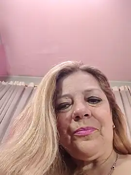 Snapshot of karlaanqui1 chatting on 06/20/26, 11:57 karlaanqui1 online show from 06/20/26, 11:57