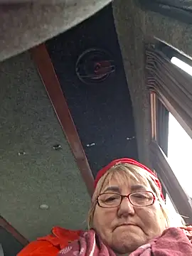 MilaTamila456 online show from 12/14/25, 08:30