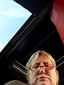 MilaTamila456 online show from 12/15/25, 08:07