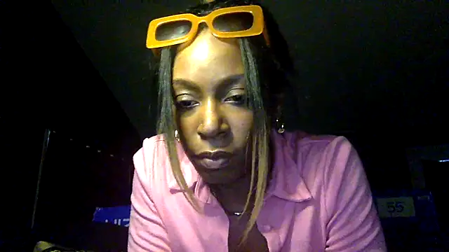 Snapshot of 0shunsquirts chatting on 12/14/25, 12:43 0shunsquirts online show from 12/14/25, 12:43