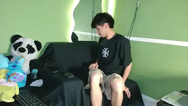 Snapshot of Kurt_williams1 chatting on 11/25/25, 11:49 Kurt williams1 online show from 11/25/25, 11:49