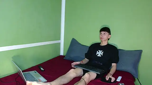 Snapshot of Kurt_williams1 chatting on 12/05/25, 02:14 Kurt williams1 online show from 12/05/25, 02:14