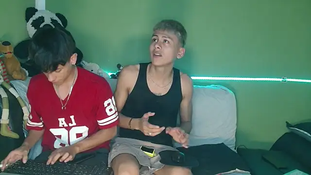 Snapshot of Kurt_williams1 chatting on 12/13/25, 07:53 Kurt williams1 online show from 12/13/25, 07:53