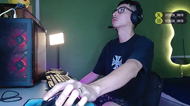 Snapshot of Kurt_williams1 chatting on 03/21/26, 12:43 Kurt williams1 online show from 03/21/26, 12:43