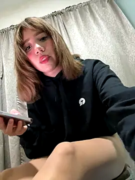 Snapshot of latinahorny11 chatting on 12/18/25, 05:24 latinahorny11 online show from 12/18/25, 05:24