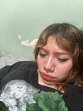 Snapshot of latinahorny11 chatting on 02/05/26, 04:28 latinahorny11 online show from 02/05/26, 04:28