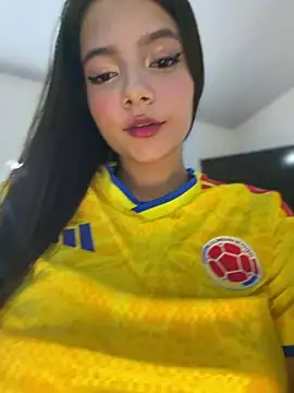 EmmiiGlow online show from 06/28/26, 03:01