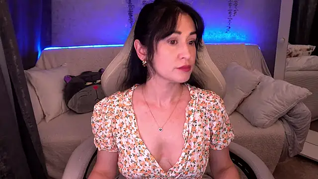 Snapshot of CarolinaaFoxyyy chatting on 11/27/25, 01:35 CarolinaaFoxyyy online show from 11/27/25, 01:35