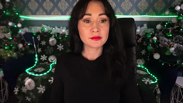 Snapshot of CarolinaaFoxyyy chatting on 12/17/25, 01:50 CarolinaaFoxyyy online show from 12/17/25, 01:50