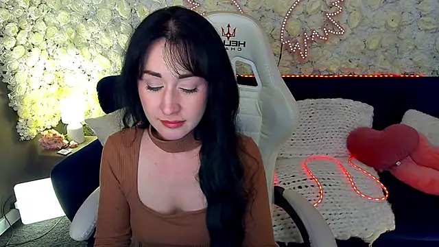 CarolinaaFoxyyy online show from 04/10/26, 12:43