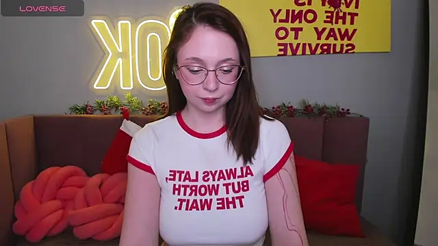 Snapshot of Erica_Nelson chatting on 11/29/25, 01:30 Erica Nelson online show from 11/29/25, 01:30