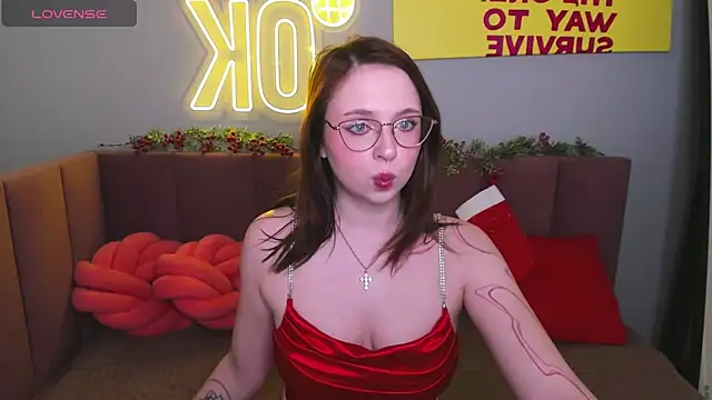 Snapshot of Erica_Nelson chatting on 12/01/25, 01:21 Erica Nelson online show from 12/01/25, 01:21