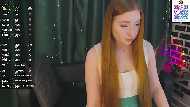 Snapshot of BellaQueennss chatting on 12/16/25, 10:09 BellaQueennss online show from 12/16/25, 10:09