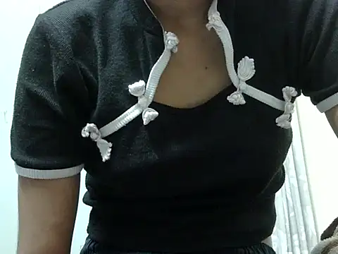 Snapshot of SEXY_PRIYA83 chatting on 04/28/26, 07:30 SEXY PRIYA83 online show from 04/28/26, 07:30