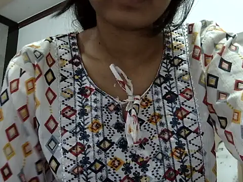 Snapshot of SEXY_PRIYA83 chatting on 05/04/26, 02:46 SEXY PRIYA83 online show from 05/04/26, 02:46