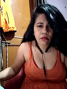 Snapshot of Mamta_185 chatting on 11/11/25, 06:35 Mamta 185 online show from 11/11/25, 06:35