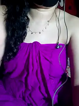 Snapshot of HotGirl23231 chatting on 07/14/26, 08:47 HotGirl23231 online show from 07/14/26, 08:47