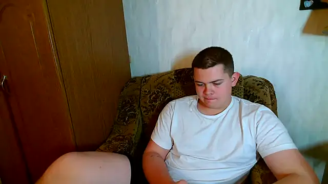 Snapshot of CuteButNaughty_ chatting on 12/02/25, 06:14 CuteButNaughty online show from 12/02/25, 06:14