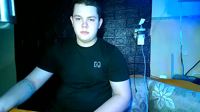 Snapshot of CuteButNaughty_ chatting on 01/06/26, 09:29 CuteButNaughty online show from 01/06/26, 09:29