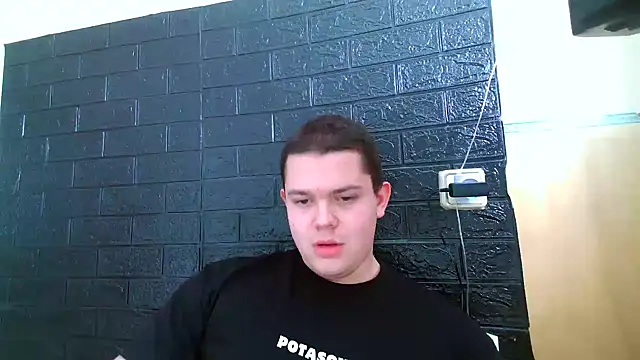 Snapshot of CuteButNaughty_ chatting on 01/11/26, 12:43 CuteButNaughty online show from 01/11/26, 12:43