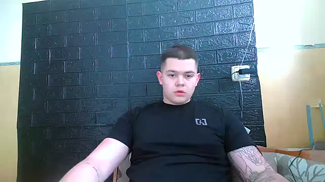 Snapshot of CuteButNaughty_ chatting on 02/15/26, 12:58 CuteButNaughty online show from 02/15/26, 12:58