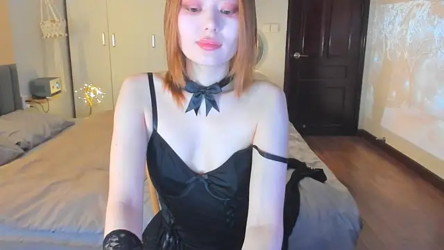 Snapshot of HopeLovely chatting on 12/02/25, 01:33 HopeLovely online show from 12/02/25, 01:33