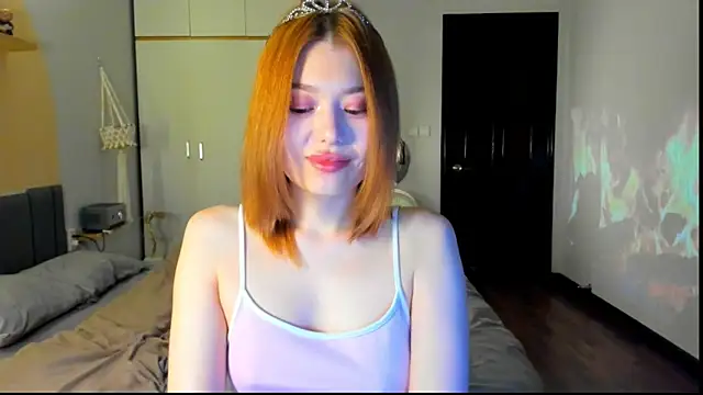 Snapshot of HopeLovely chatting on 12/16/25, 12:37 HopeLovely online show from 12/16/25, 12:37