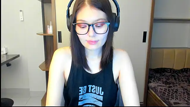 Snapshot of HopeLovely chatting on 02/23/26, 05:16 HopeLovely online show from 02/23/26, 05:16