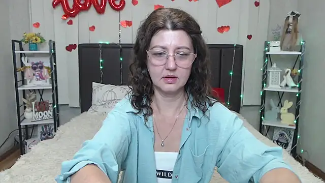 Snapshot of RoseHille chatting on 05/24/26, 05:12 RoseHille online show from 05/24/26, 05:12