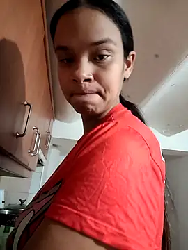 kyliecastell online show from 11/11/25, 04:51