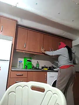 kyliecastell online show from 12/02/25, 05:41