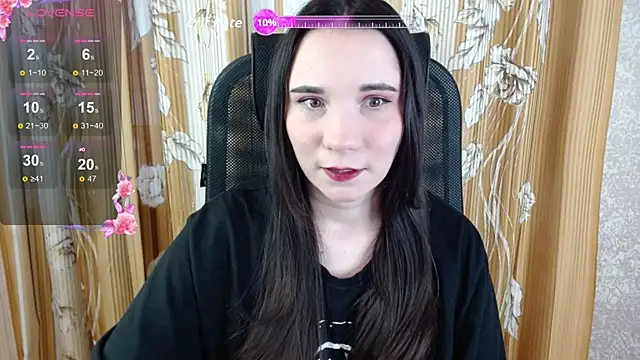 Snapshot of KateForYou chatting on 11/12/25, 11:43 KateForYou online show from 11/12/25, 11:43