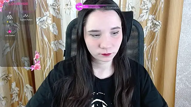 Snapshot of KateForYou chatting on 12/16/25, 05:34 KateForYou online show from 12/16/25, 05:34