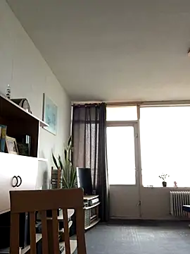 Snapshot of simone_xdressing chatting on 11/08/25, 02:17 simone xdressing online show from 11/08/25, 02:17