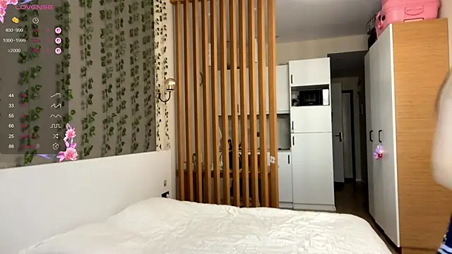 Snapshot of Princess_Darknow chatting on 12/23/25, 08:12 Princess Darknow online show from 12/23/25, 08:12