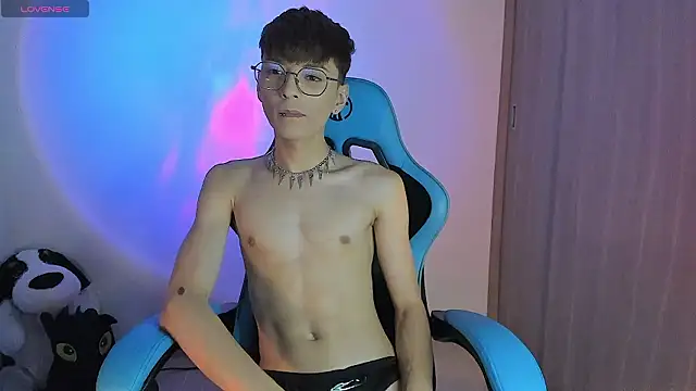 Snapshot of RYO_BLEU_ chatting on 02/05/26, 03:22 RYO BLEU online show from 02/05/26, 03:22