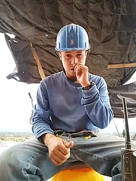 Snapshot of Roquinte chatting on 12/17/25, 05:19 Roquinte online show from 12/17/25, 05:19