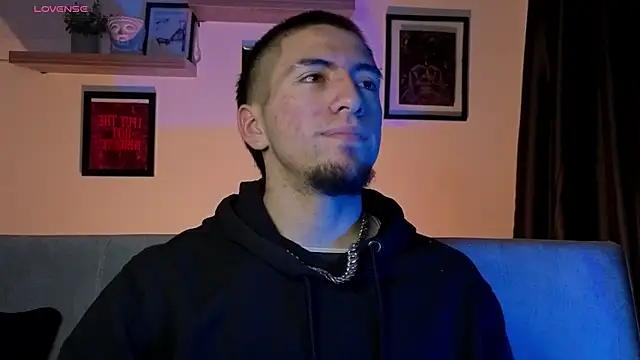 Snapshot of AresMassimoX chatting on 11/15/25, 03:48 AresMassimoX online show from 11/15/25, 03:48