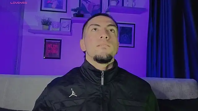 Snapshot of AresMassimoX chatting on 11/22/25, 03:49 AresMassimoX online show from 11/22/25, 03:49