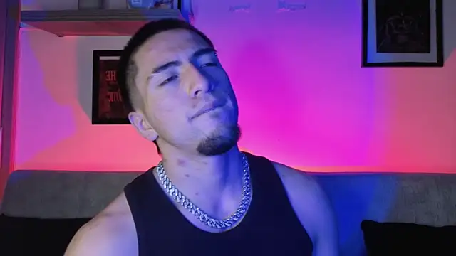 Snapshot of AresMassimoX chatting on 12/16/25, 04:17 AresMassimoX online show from 12/16/25, 04:17