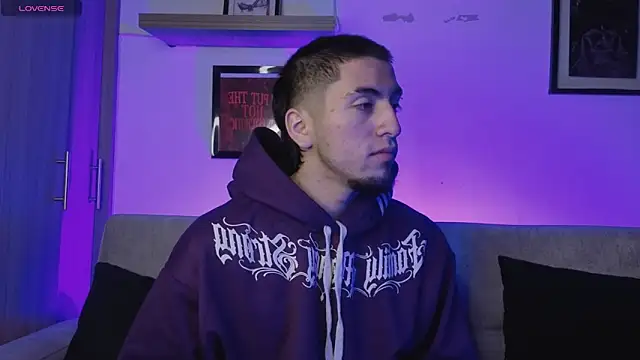 Snapshot of AresMassimoX chatting on 01/14/26, 04:23 AresMassimoX online show from 01/14/26, 04:23