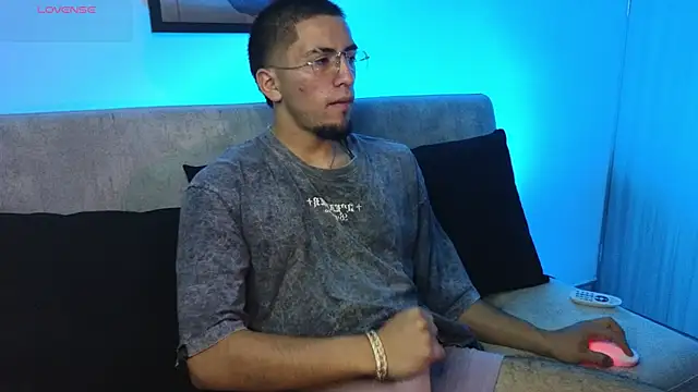 Snapshot of AresMassimoX chatting on 03/03/26, 03:18 AresMassimoX online show from 03/03/26, 03:18