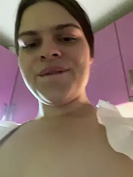 Snapshot of Dona_Mafia chatting on 11/17/25, 10:43 Dona Mafia online show from 11/17/25, 10:43