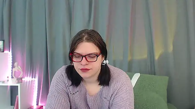 Snapshot of Dona_Mafia chatting on 11/25/25, 11:16 Dona Mafia online show from 11/25/25, 11:16