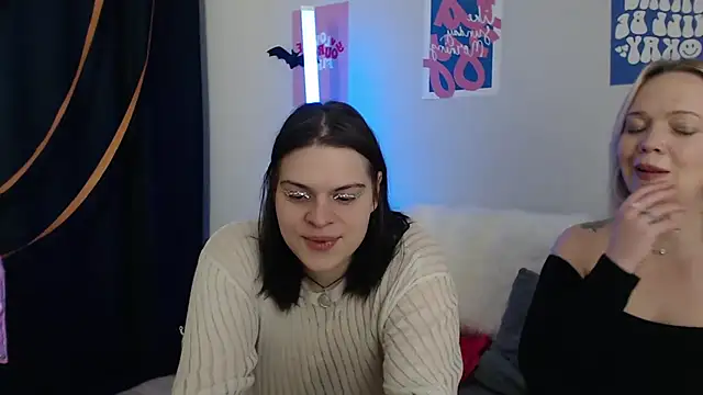 Snapshot of Dona_Mafia chatting on 12/19/25, 02:35 Dona Mafia online show from 12/19/25, 02:35