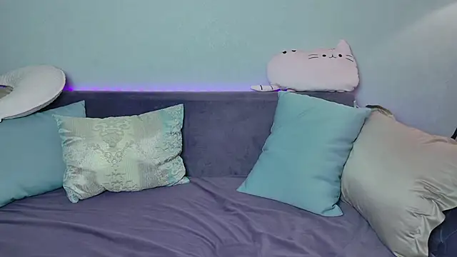 Snapshot of ur_shy_bambi chatting on 11/12/25, 01:39 ur shy bambi online show from 11/12/25, 01:39