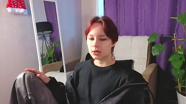 Snapshot of Annie_Way chatting on 01/14/26, 11:27 Annie Way online show from 01/14/26, 11:27